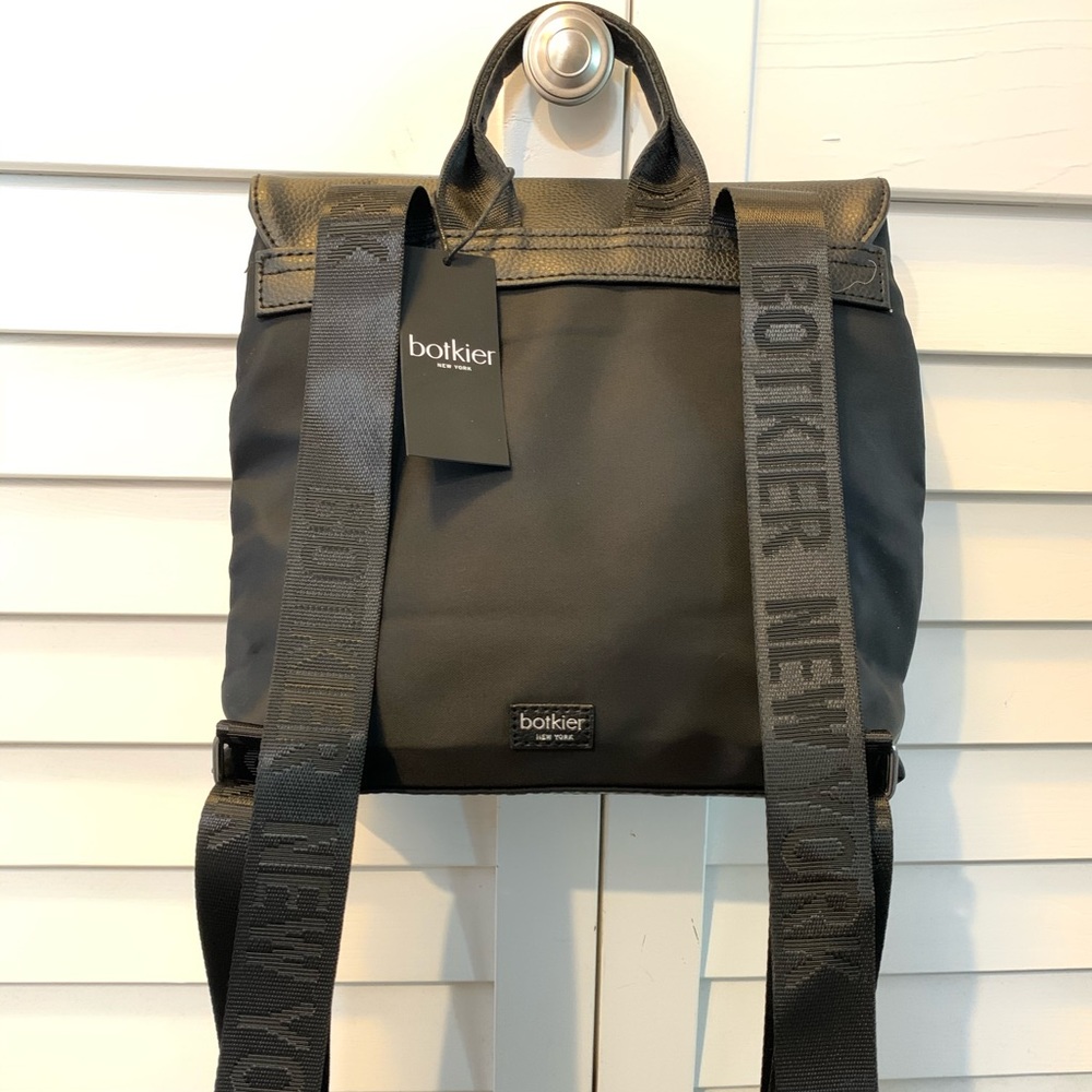 *NWT* Botkier Trigger Backpack - Picture 2 of 3